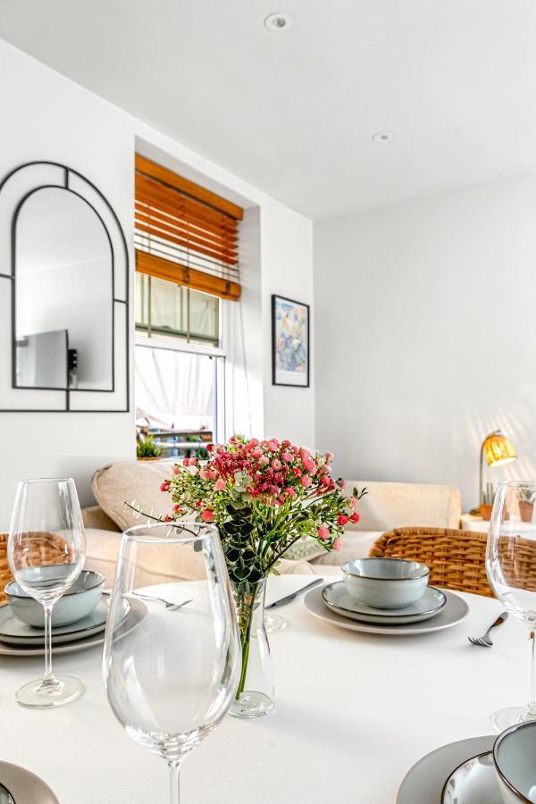 Charming Studio Flat Close To Holborn Station Londra Esterno foto