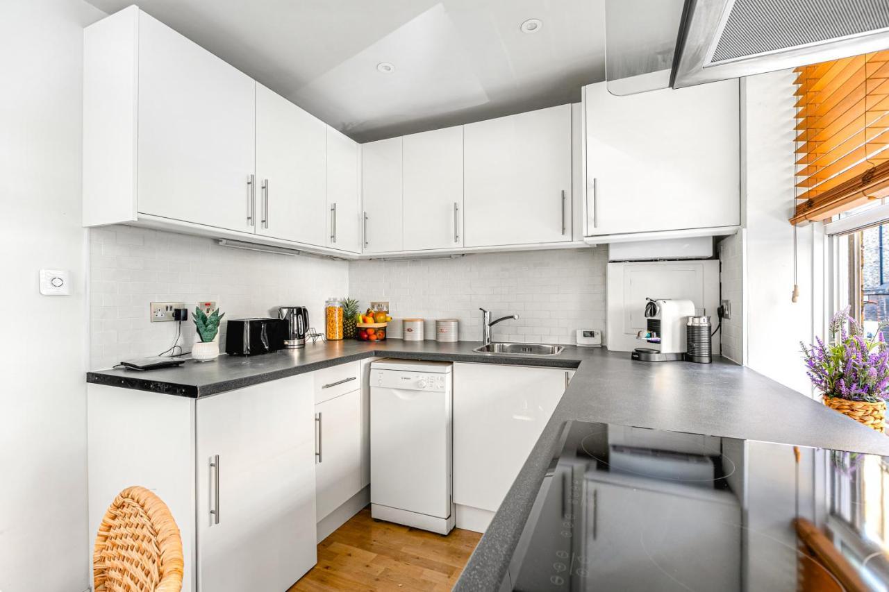 Charming Studio Flat Close To Holborn Station Londra Esterno foto